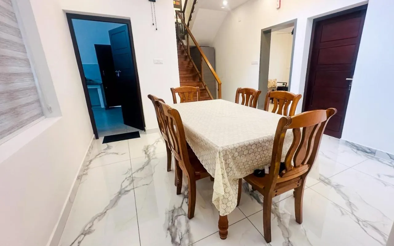 Elegant Riverview Villa Kochi Indie